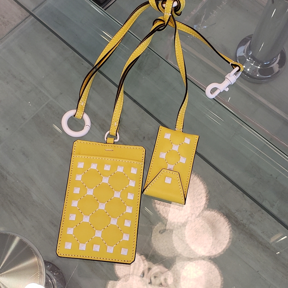 NWT - Valentino Garavani white Rockstud spike yellow card holder/key chains